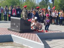 Митинг и торжественная церемония возложения цветов, посвящённые 80-летию Победы.