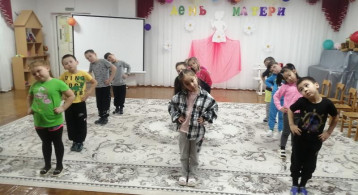 "Здоровье в порядке - спасибо зарядке!".